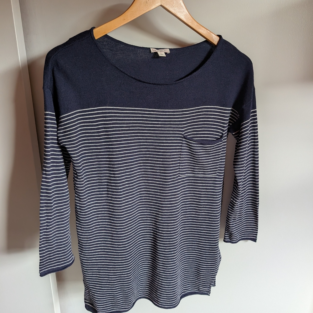 GAP Striped Long Sleeve Top in Navy and White
